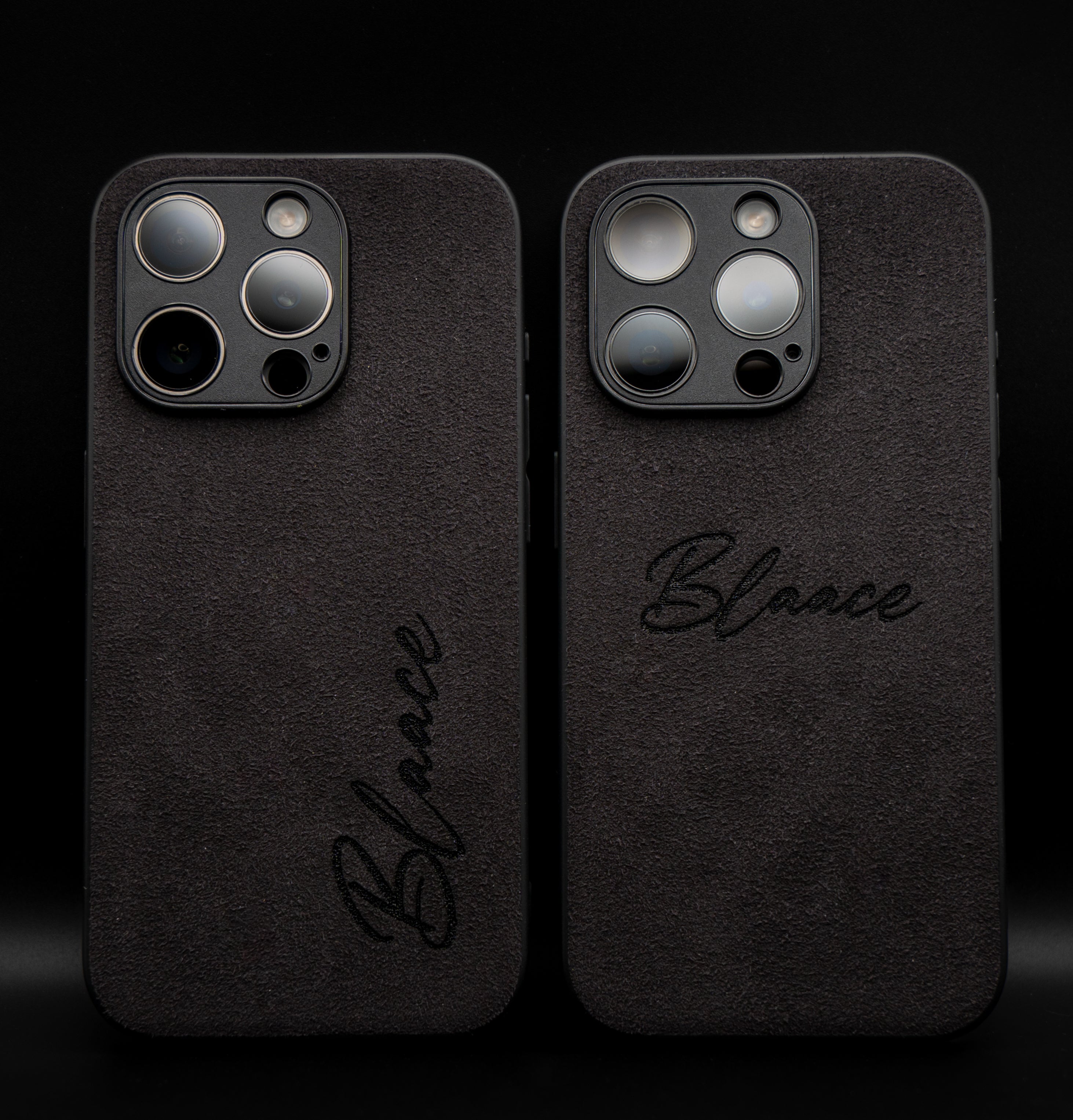Alcantara iPhone Case – personalisiert mit deinen Initialen.